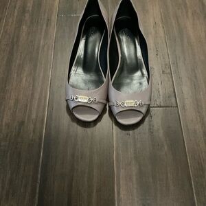 Gucci Salandia Leather Lavender Silver Tab Peep Toe Flat Size 40 US 10